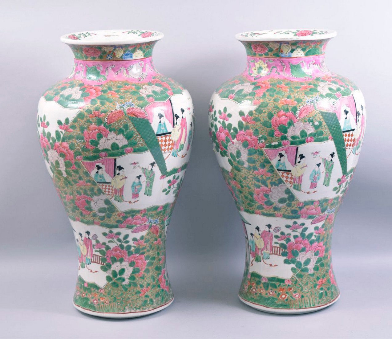A LARGE PAIR OF CHINESE FAMILLE ROSE / VERTE PORCELAIN VASES, painted with panels of female - Image 2 of 6
