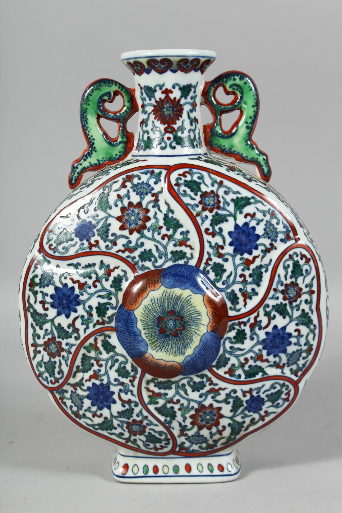 A LARGE CHINESE DOUCAI TWIN-HANDLED PORCELAIN MOON FLASK decorated all over with flowerhead and vine - Image 3 of 7