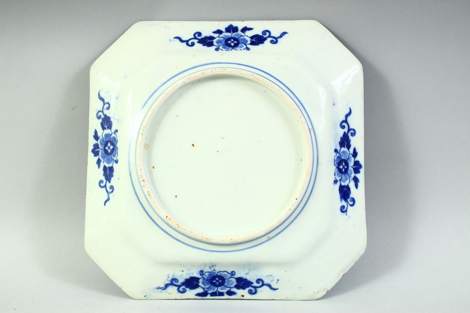 A COLLECTION OF THREE ORIENTAL PORCELAIN BOWLS, together with a blue and white square form plate, ( - Image 5 of 7