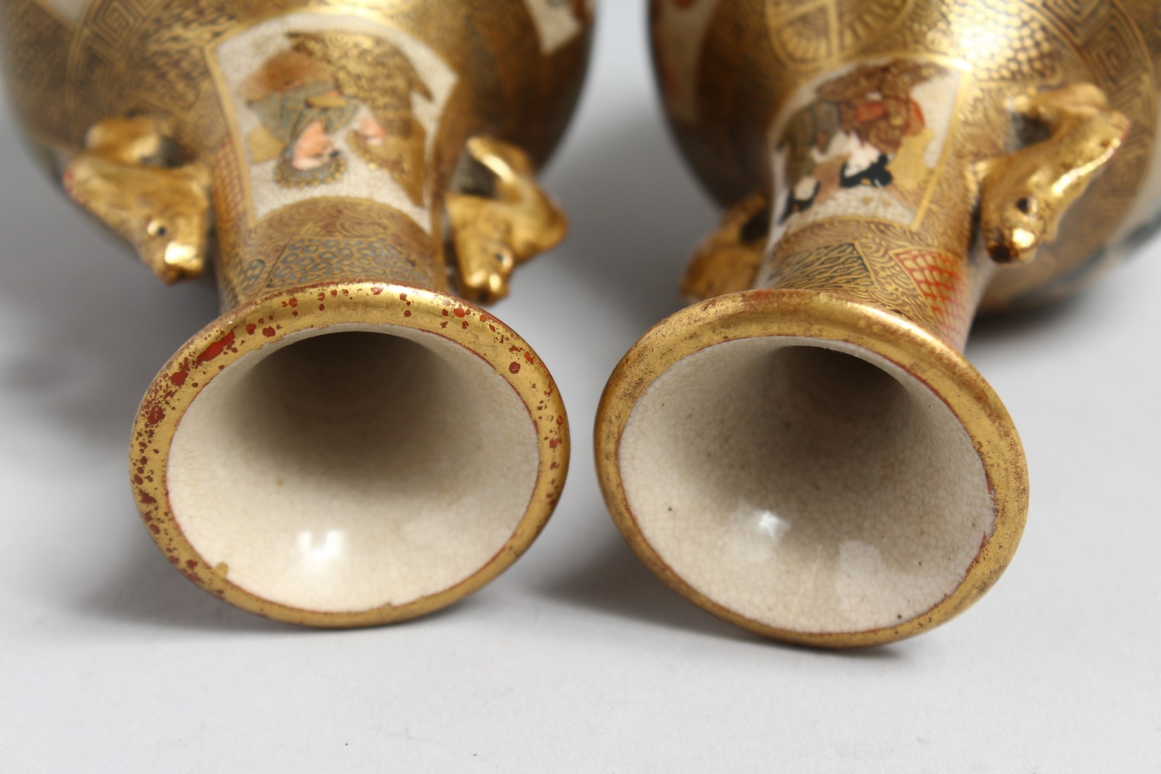 A PAIR OF SMALL JAPANESE SATSUMA PORCELAIN TWIN HANDLE VASES, painted with figures and gilt - Image 5 of 6