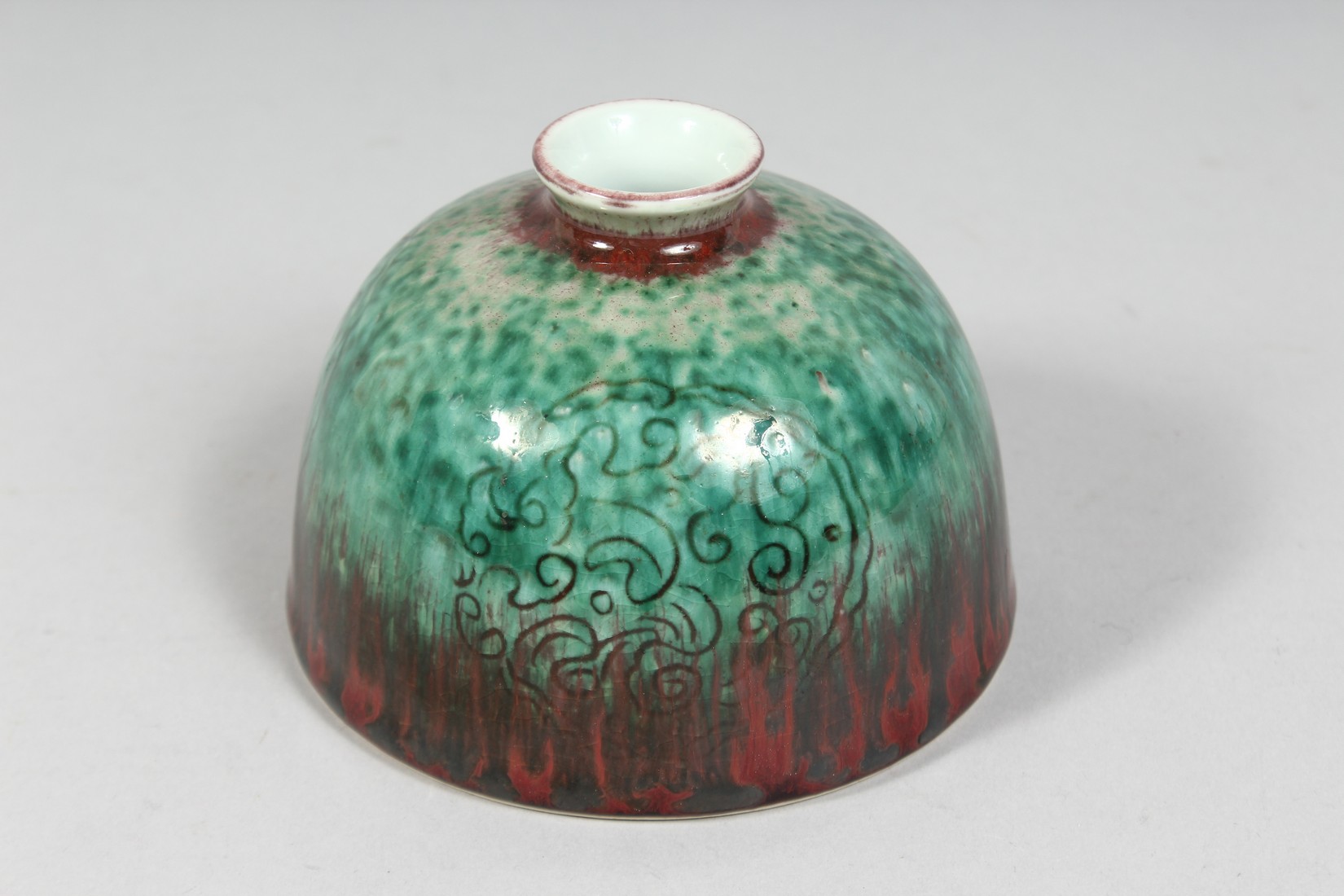 A CHINESE FLAMBE GLAZE PORCELAIN WATER POT, six character mark to base, 11cm diameter. - Image 3 of 6