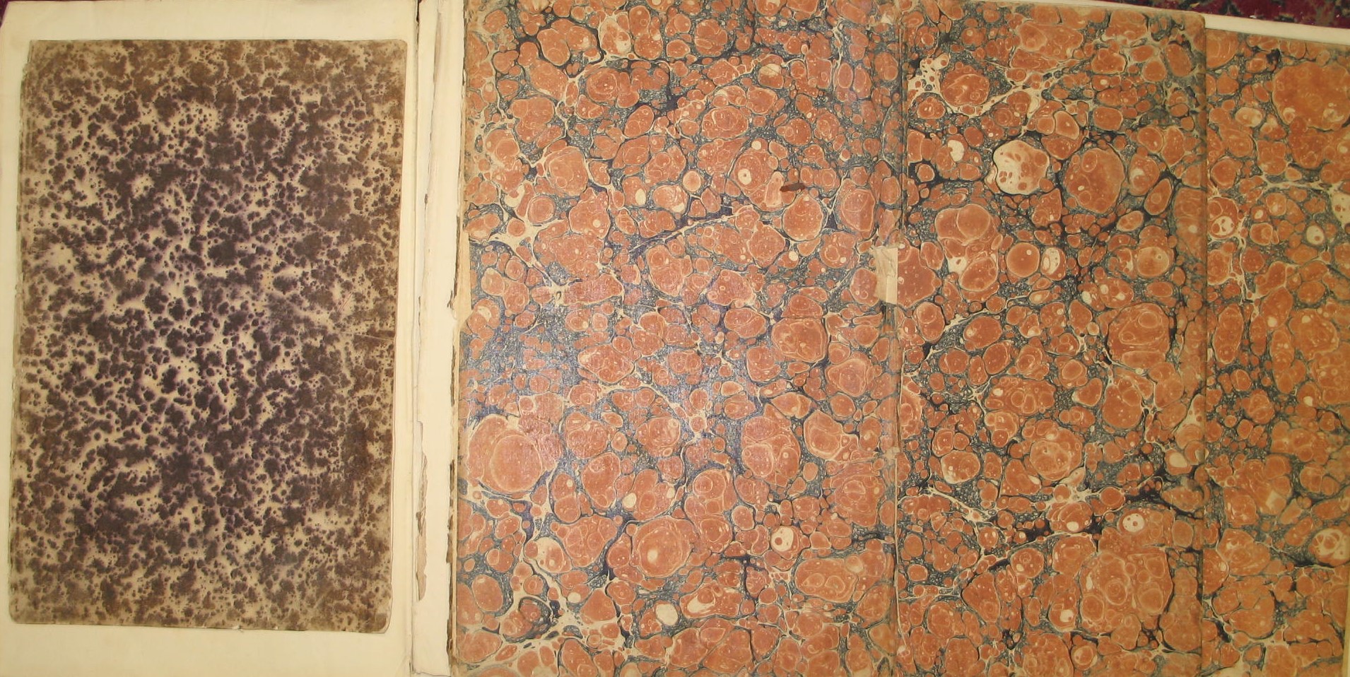 MARBLED PAPER, coll'n of loose folio sized marble end-papers, 19th c. (Q).