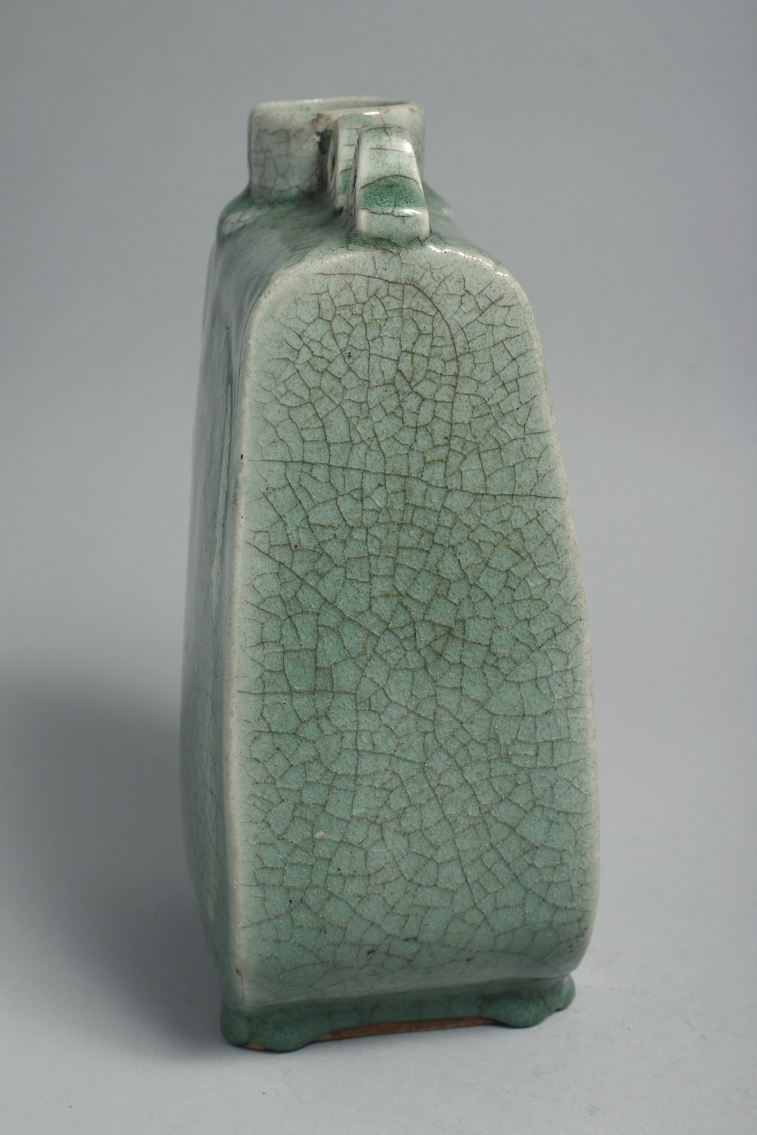 A CHINESE CELADON CRACKLE GLAZE PORCELAIN WATER VESSEL, 22.5cm high. - Image 4 of 6