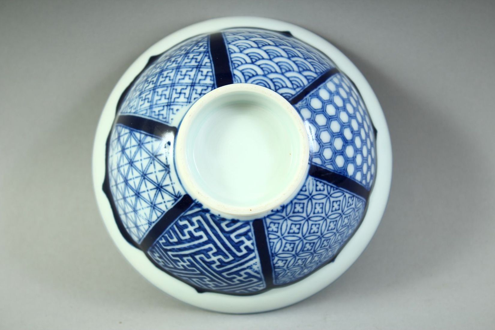 A COLLECTION OF THREE ORIENTAL PORCELAIN BOWLS, together with a blue and white square form plate, ( - Image 7 of 7