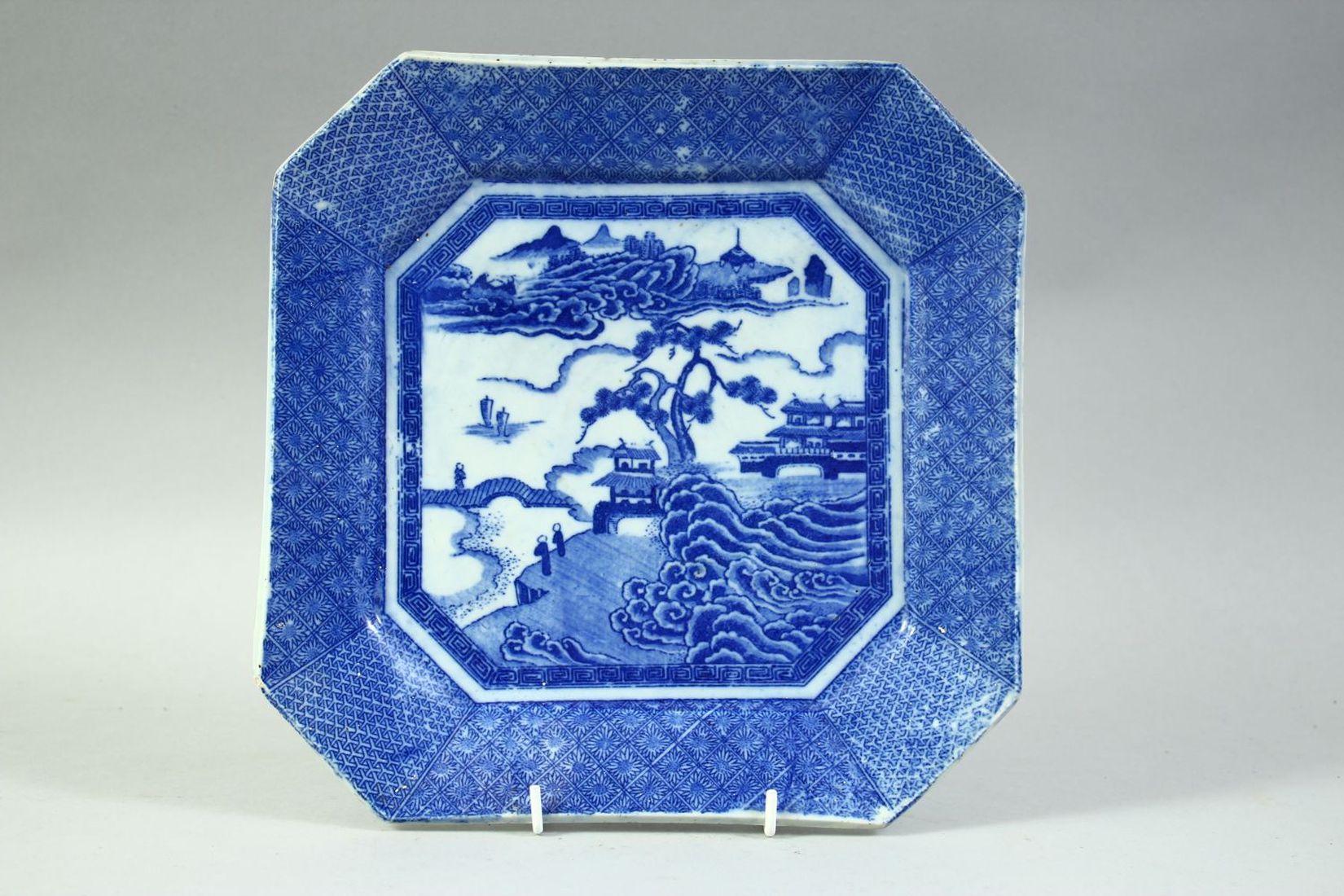 A COLLECTION OF THREE ORIENTAL PORCELAIN BOWLS, together with a blue and white square form plate, ( - Image 3 of 7