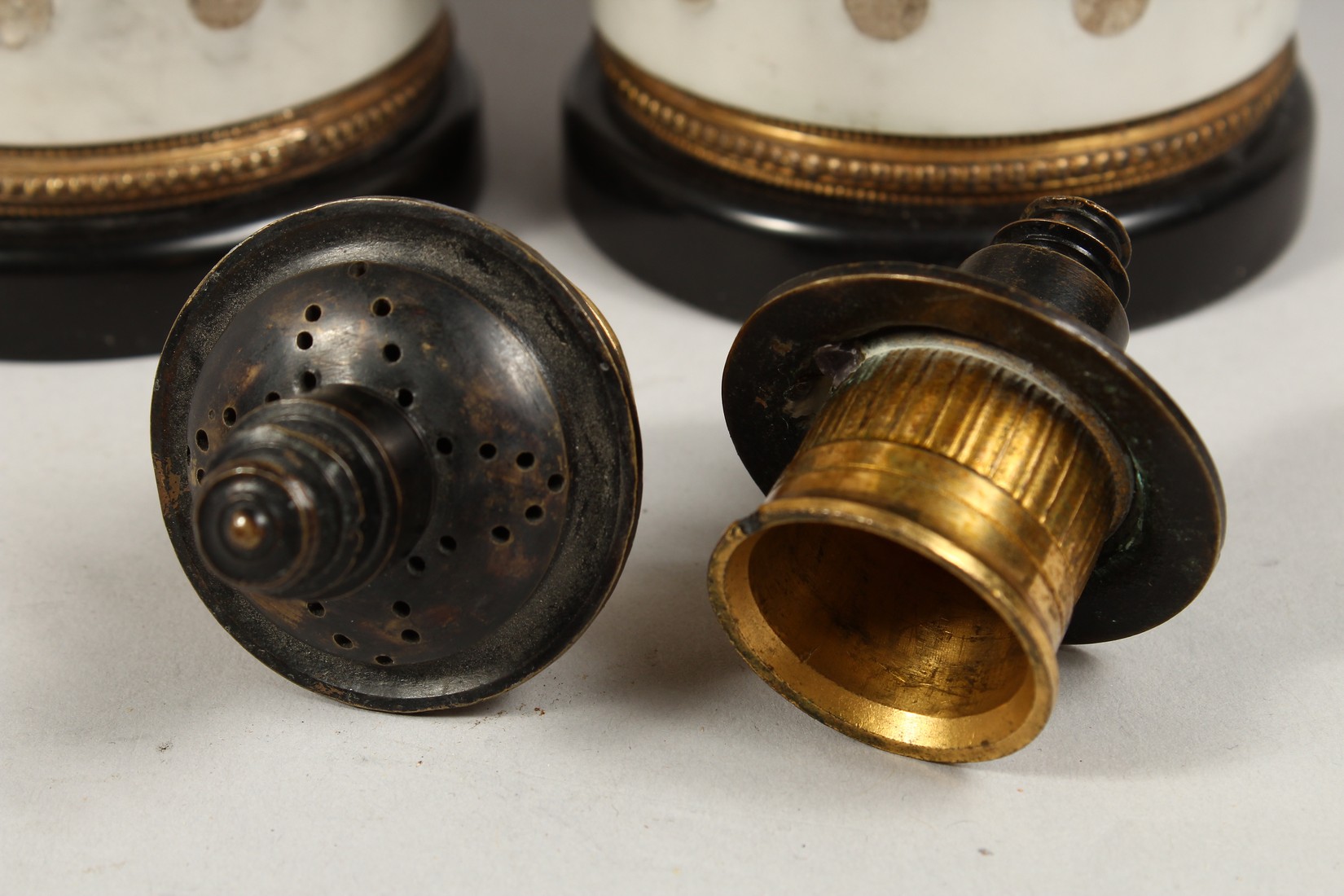 A VERY GOOD PAIR OF REGENCY, BRONZE AND MARBLE TWO-HANDLED CASSOLETTES ON STANDS hung with rope. 9. - Image 8 of 9