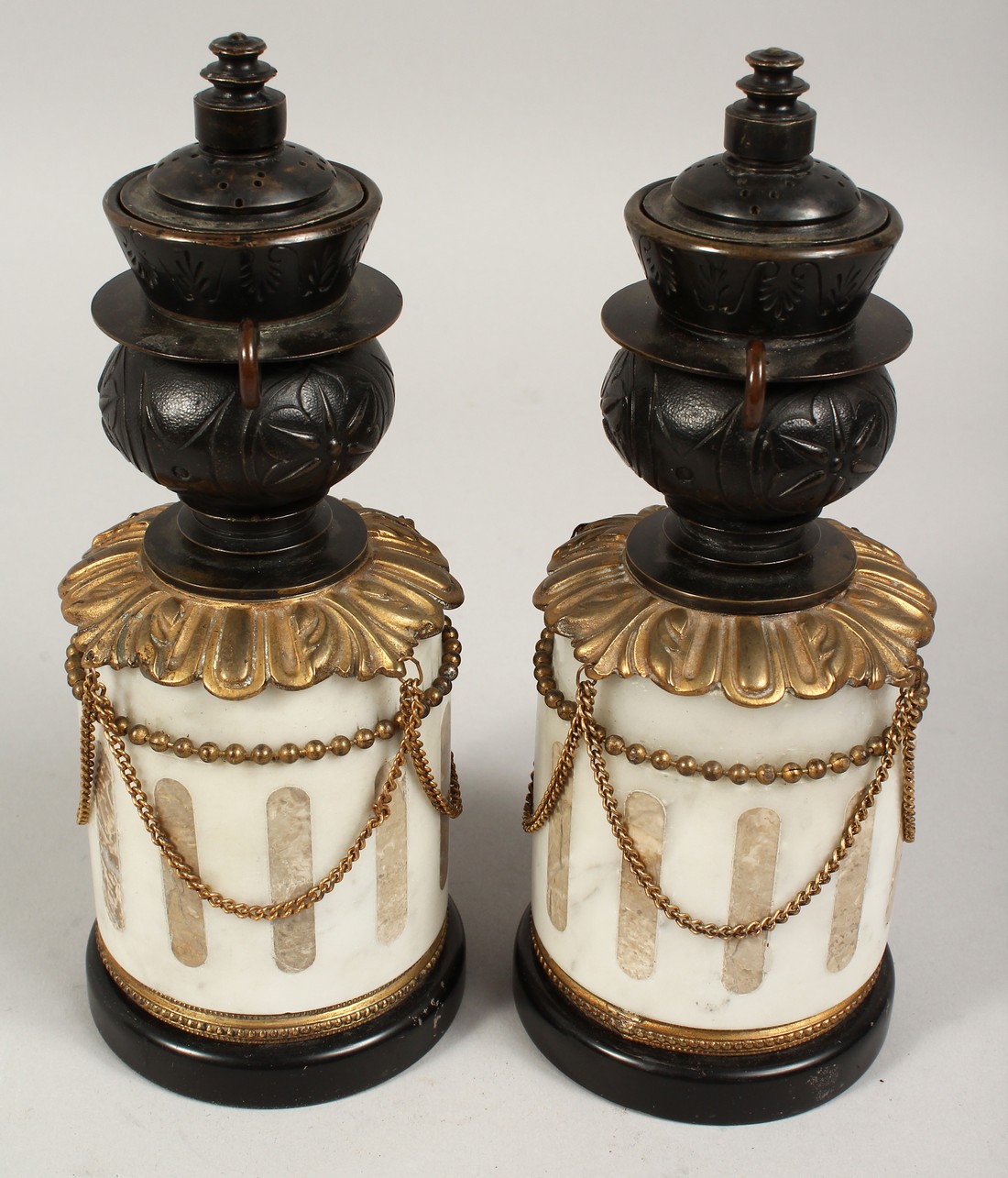 A VERY GOOD PAIR OF REGENCY, BRONZE AND MARBLE TWO-HANDLED CASSOLETTES ON STANDS hung with rope. 9. - Image 5 of 9