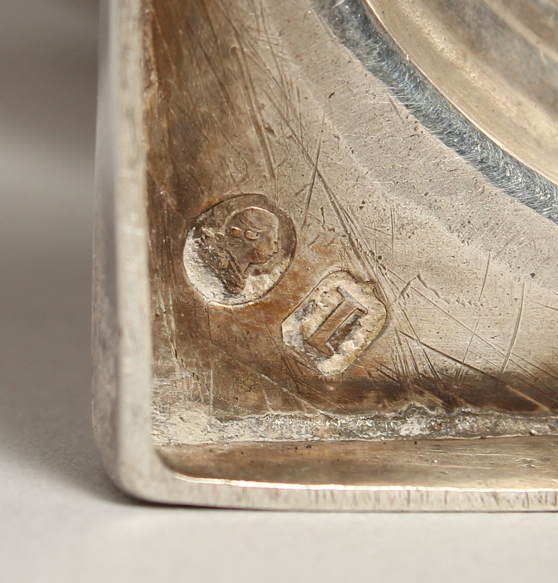 A GEORGE III SILVER HELMET SHAPED CREAM JUG, bead and edge on a square base. London 1784, Maker: - Image 8 of 9