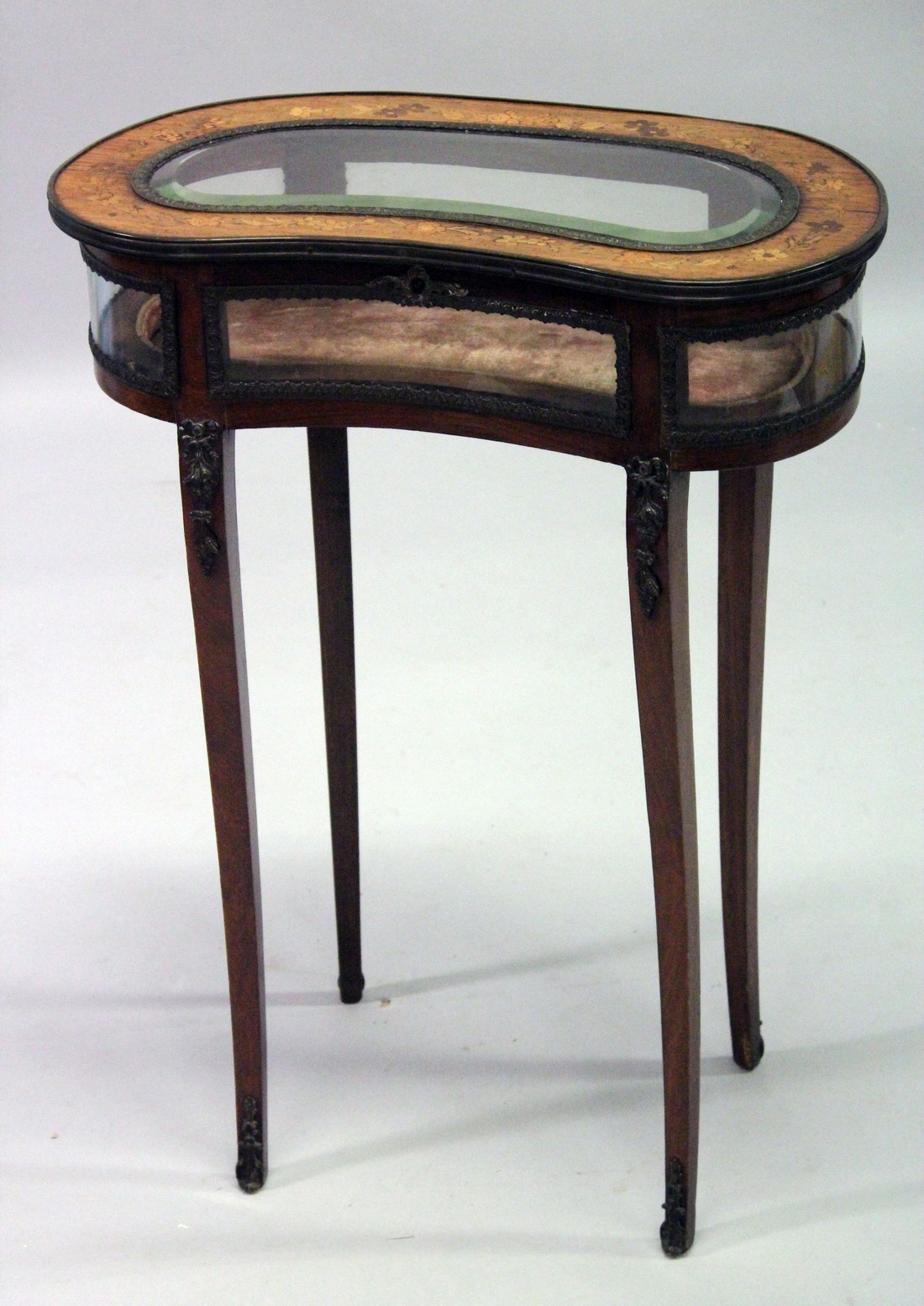 A GOOD 19TH CENTURY FRENCH ROSEWOOD AND MARQUETRY KIDNEY SHAPED BIJOUTERIE TABLE inlaid with