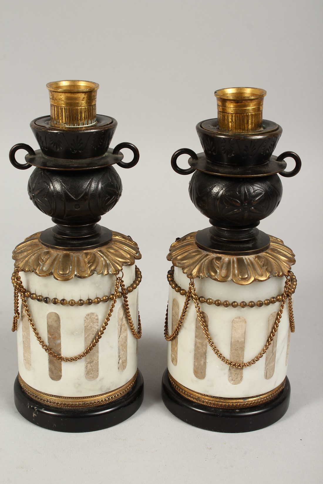 A VERY GOOD PAIR OF REGENCY, BRONZE AND MARBLE TWO-HANDLED CASSOLETTES ON STANDS hung with rope. 9. - Image 2 of 9