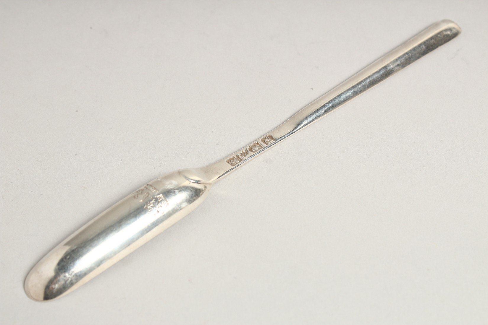 A GEORGE II SILVER MARROW SCOOP. London 1771. - Image 2 of 4