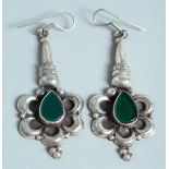 A PAIR OF SILVER AND JADE DROP EARRINGS