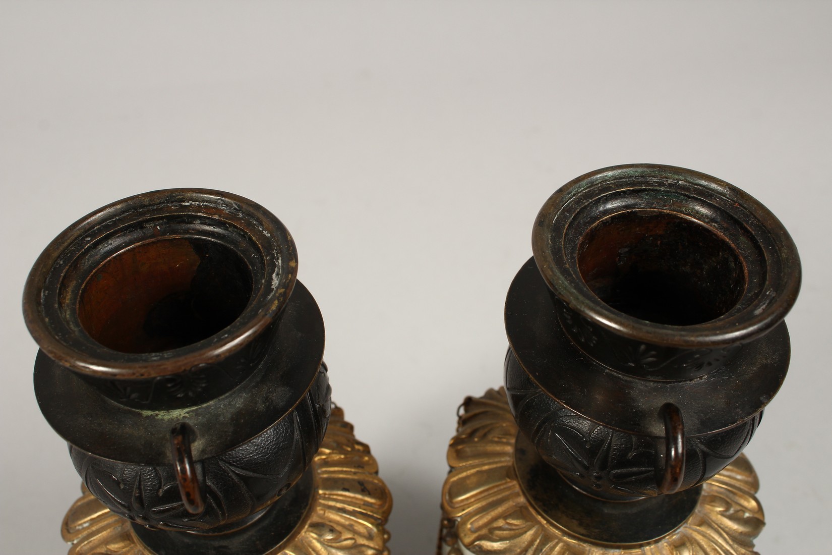 A VERY GOOD PAIR OF REGENCY, BRONZE AND MARBLE TWO-HANDLED CASSOLETTES ON STANDS hung with rope. 9. - Image 9 of 9