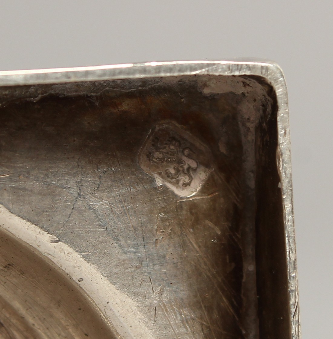 A GEORGE III SILVER HELMET SHAPED CREAM JUG, bead and edge on a square base. London 1784, Maker: - Image 7 of 9