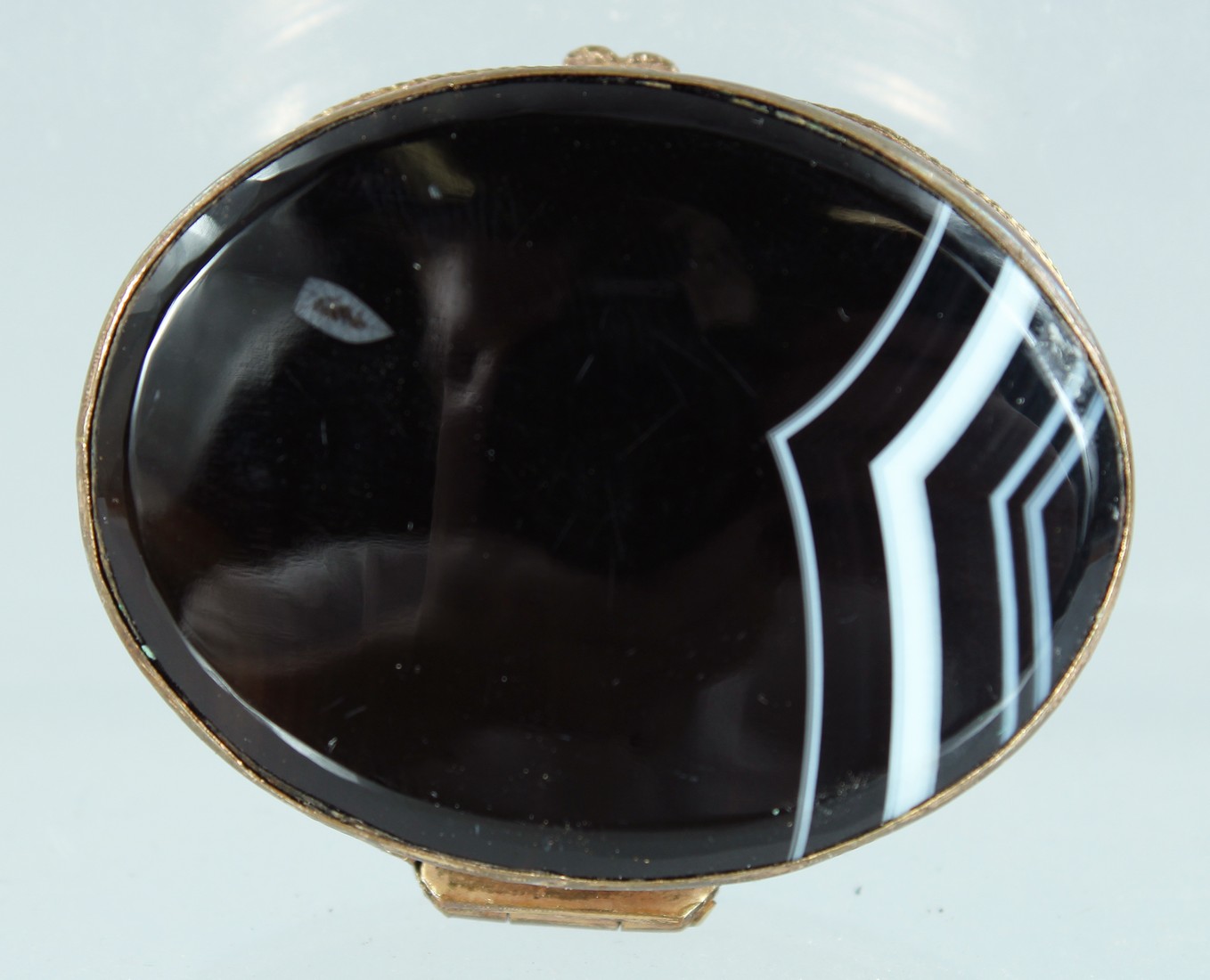 AN OVAL AGATE PILL BOX 1.5ins - Image 4 of 4