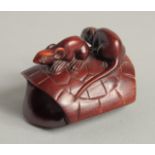 A CARVED NETSUKE with two rats. 1.75ins