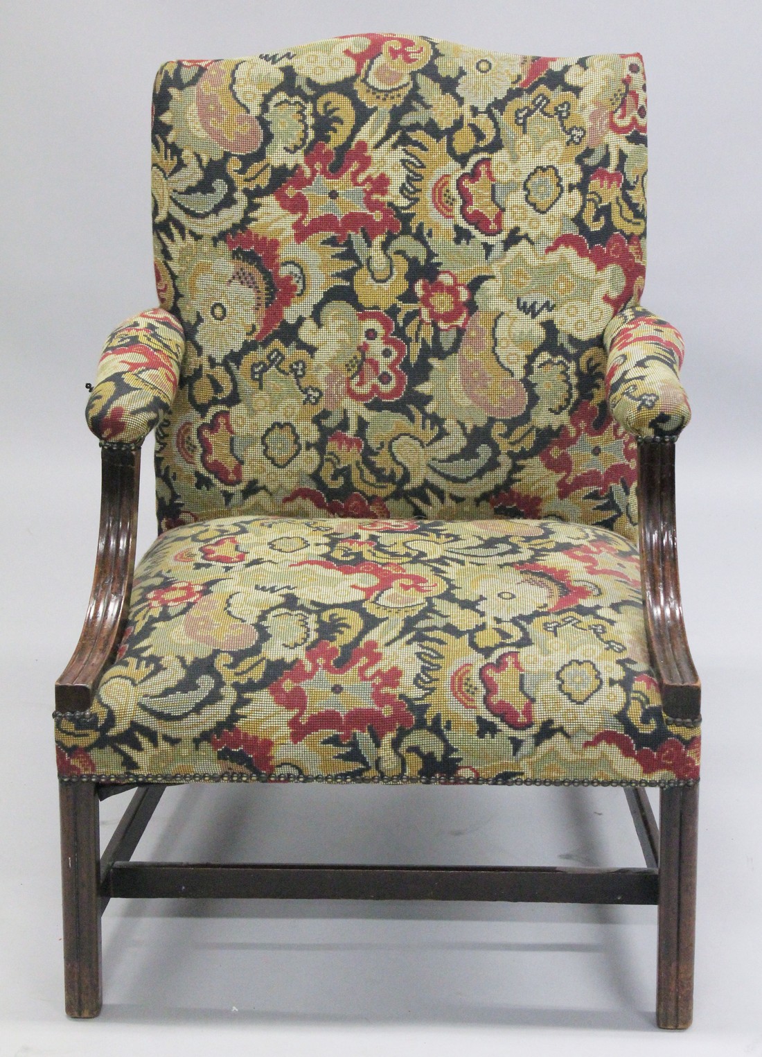 A NEAR PAIR OF GEORGIAN DESIGN MAHOGANY FRAMED GAINSBOROUGH ARMCHAIRS with tapestry back, arms and - Bild 2 aus 5