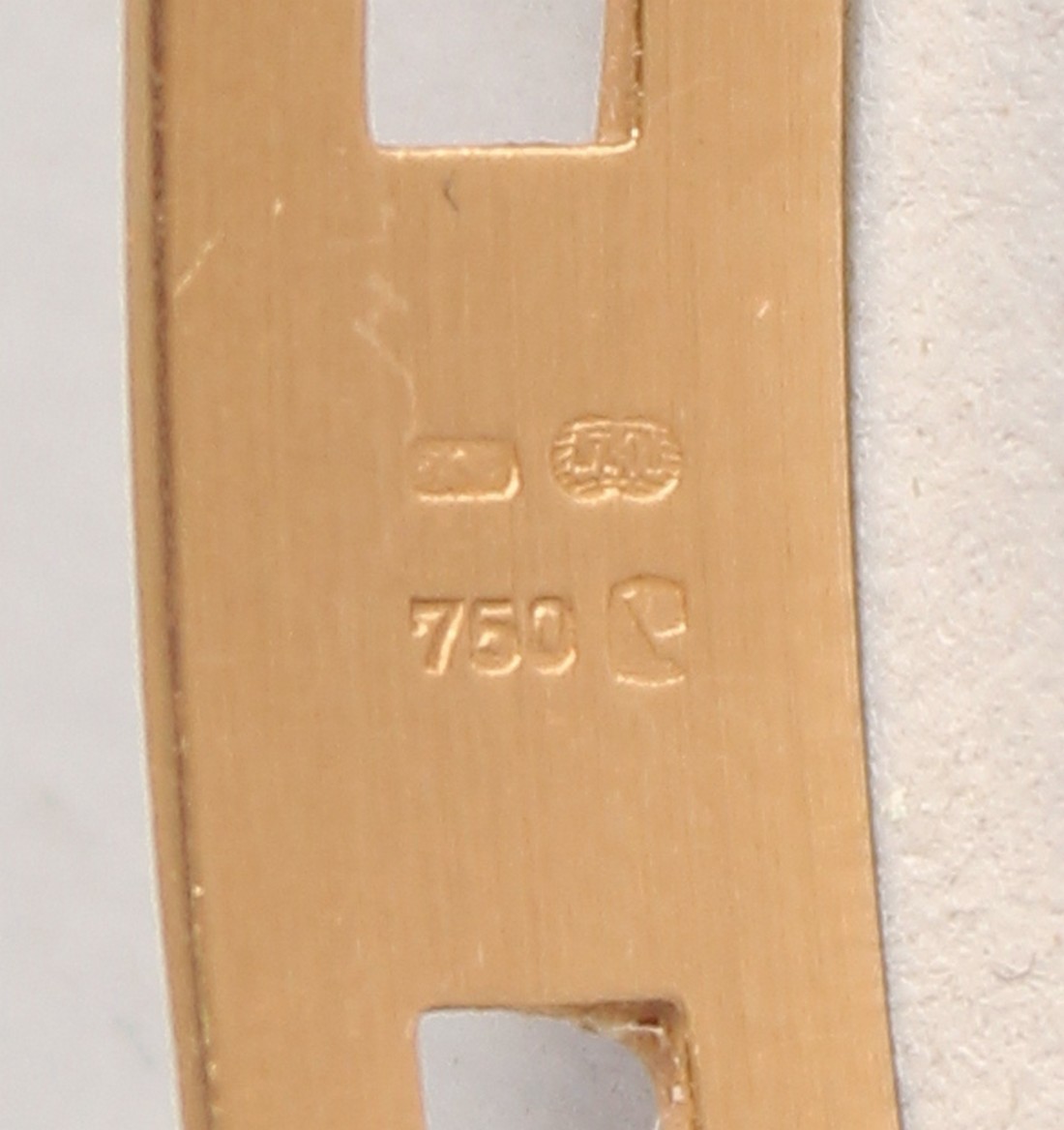 A LADIES 18CT GOLD HUBLOT WRISTWATCH with leather strap. - Bild 5 aus 7