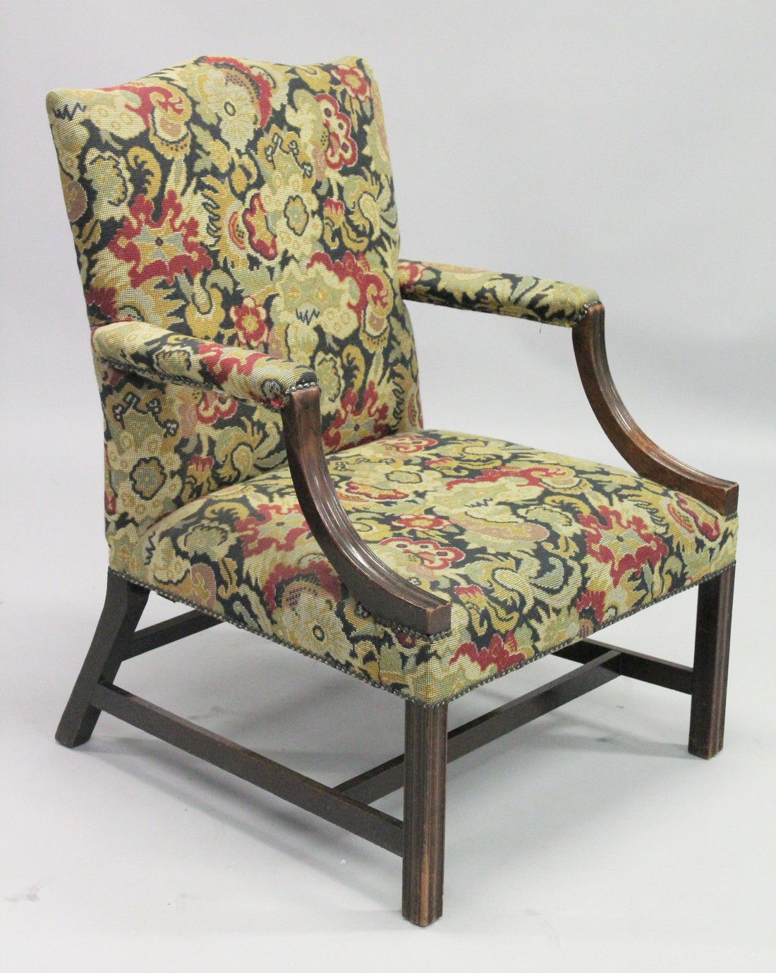 A NEAR PAIR OF GEORGIAN DESIGN MAHOGANY FRAMED GAINSBOROUGH ARMCHAIRS with tapestry back, arms and - Bild 5 aus 5