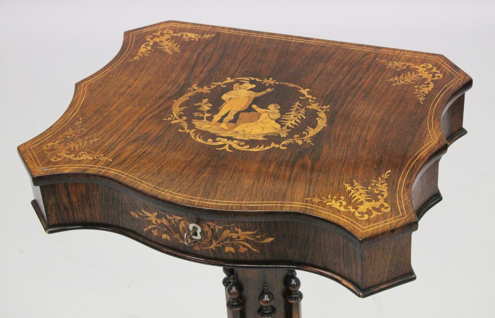 A SUPERB 19TH CENTURY ROSEWOOD INLAID SEWING TABLE, the shaped top with figures, opening to reveal a - Bild 2 aus 9