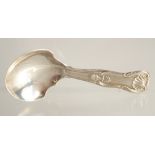 A WILLIAM IV SILVER QUEENS PATTERN CADDY SPOON. London 1833.