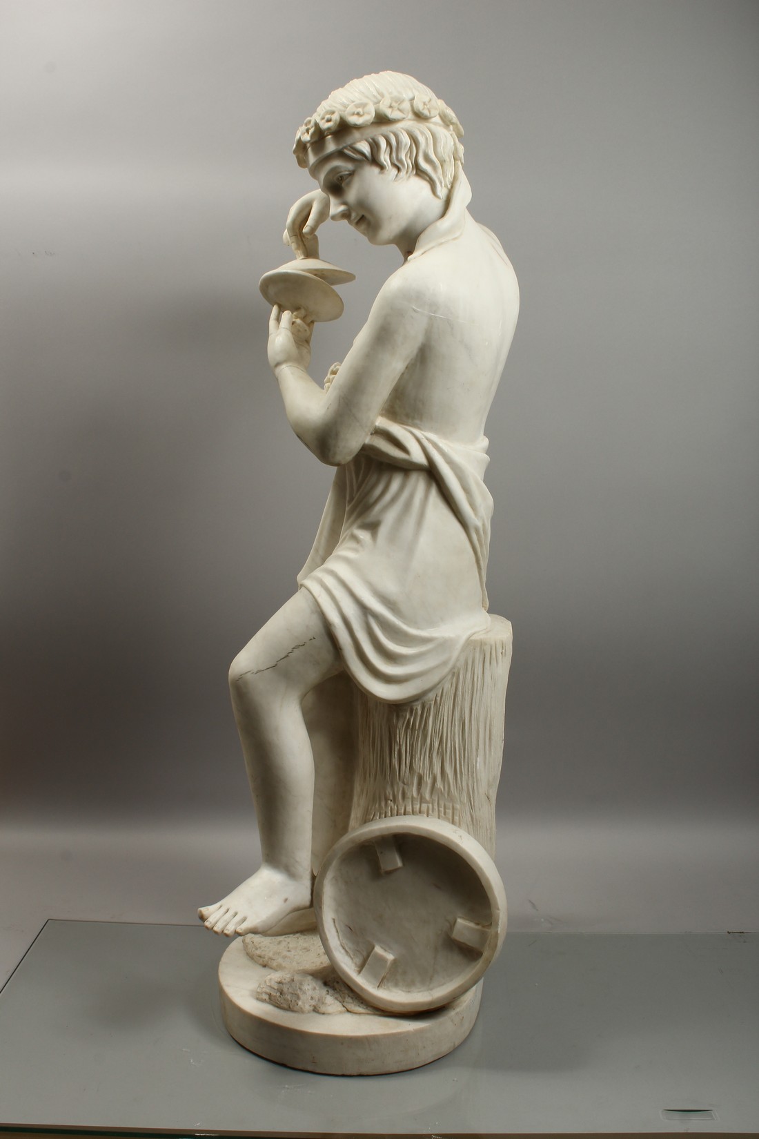 A FINE QUALITY ITALIAN MARBLE SCULPTURE OF A YOUNG CHILD playing cymbals, 44..5ins (113cm) high. - Bild 6 aus 16