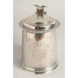 A SUPERB QUEEN ANNE SILVER LIDDED TANKARD by SETH LOFTHOUSE. 7ins high, 4.5ins diameter extending to