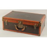A LOUIS VUITTON SUITCASE. No. 795837 with Louis Vuitton label, pull-out tray. Lock no. 106402. 23.