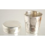 A SMALL SILVER COLLAPSIBLE BEAKER AND BOX. Birmingham 1902