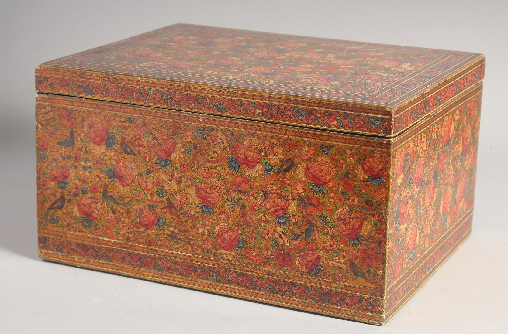 A VERY FINE MID-19TH CENTURY ANGLO-INDIAN KASHMIRI PAINTED, GILDED, AND LACQUERED BOX, depicting