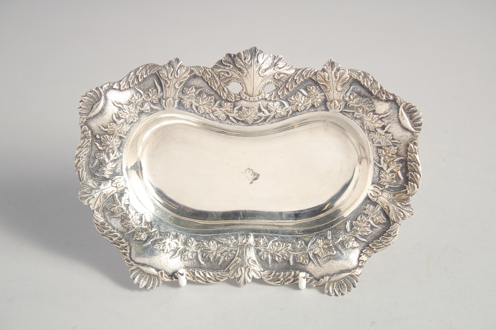 A PAIR OF 19TH CENTURY TURKISH OTTOMAN SILVER DISHES, stamped, weight 360g (together), 16cm x 11cm. - Image 4 of 5