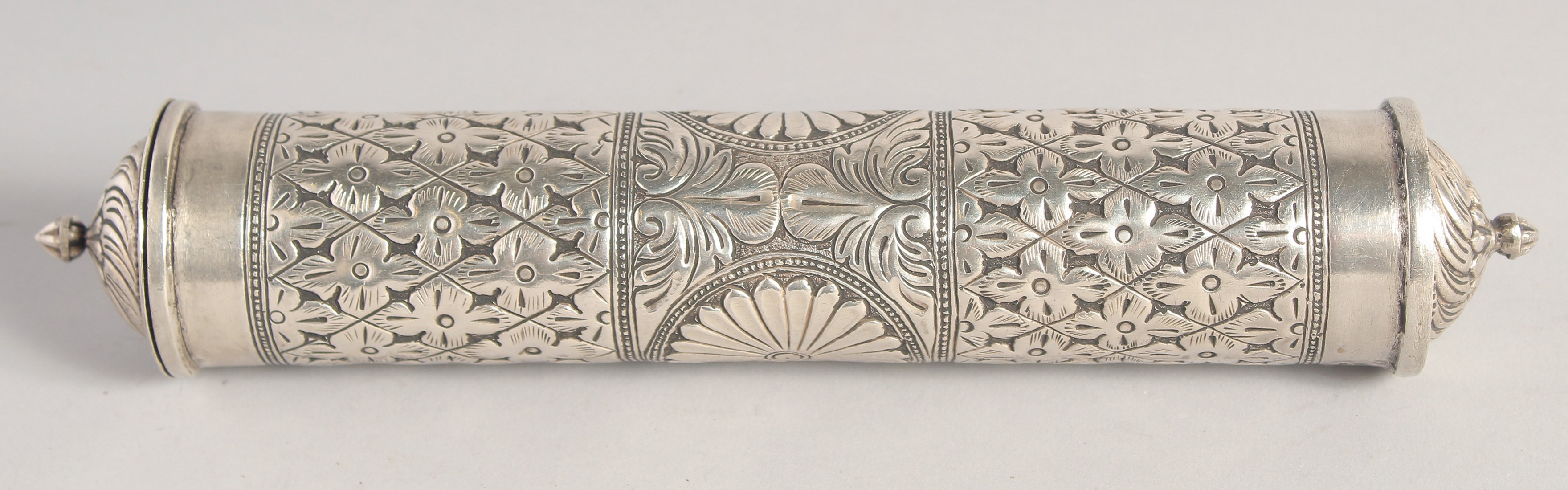 AN ISLAMIC WHITE METAL CYLINDRICAL QURAN / SCROLL CASE, with repousse stylised flower head - Image 4 of 6