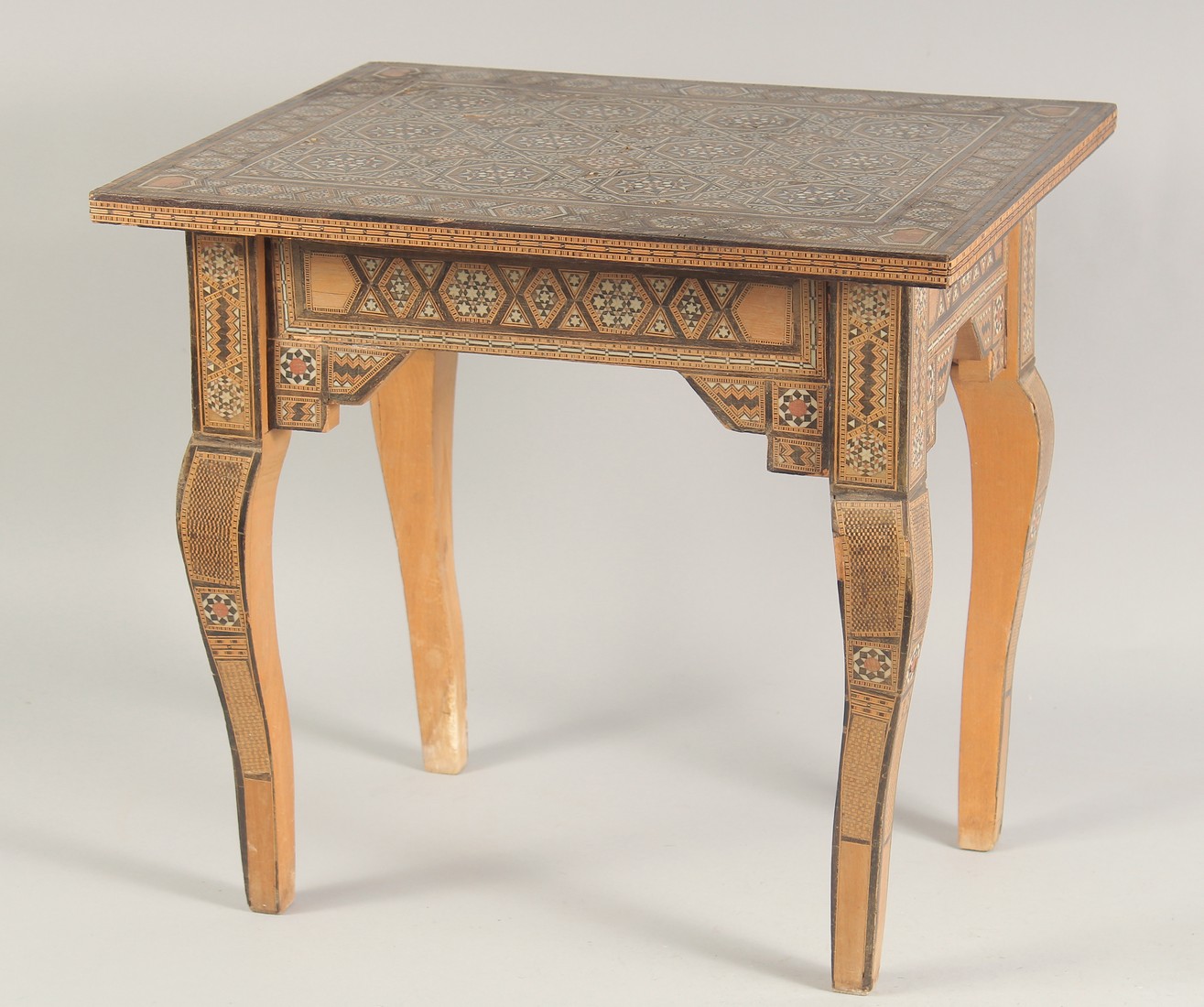 A VERY FINE SYRIAN DAMASCUS BONE INLAID WOODEN TABLE, circa 1900-1920, finely onlaid with