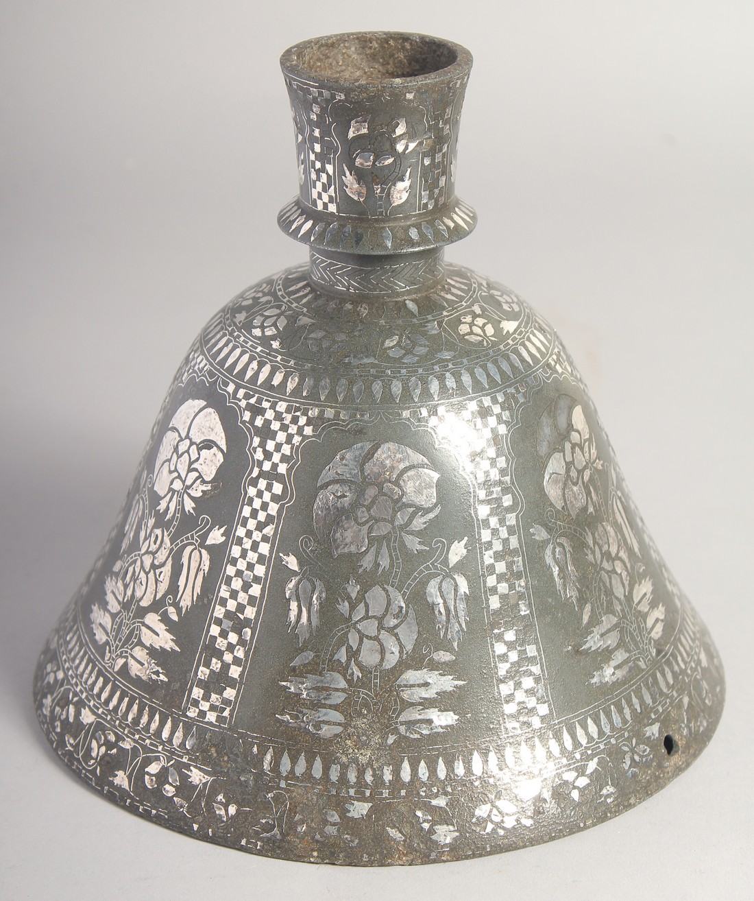 A LARGE 18TH CENTURY INDIAN BIDRI SILVER INLAID HUQQA BASE, with decorative floral panels. 20cm - Image 3 of 5