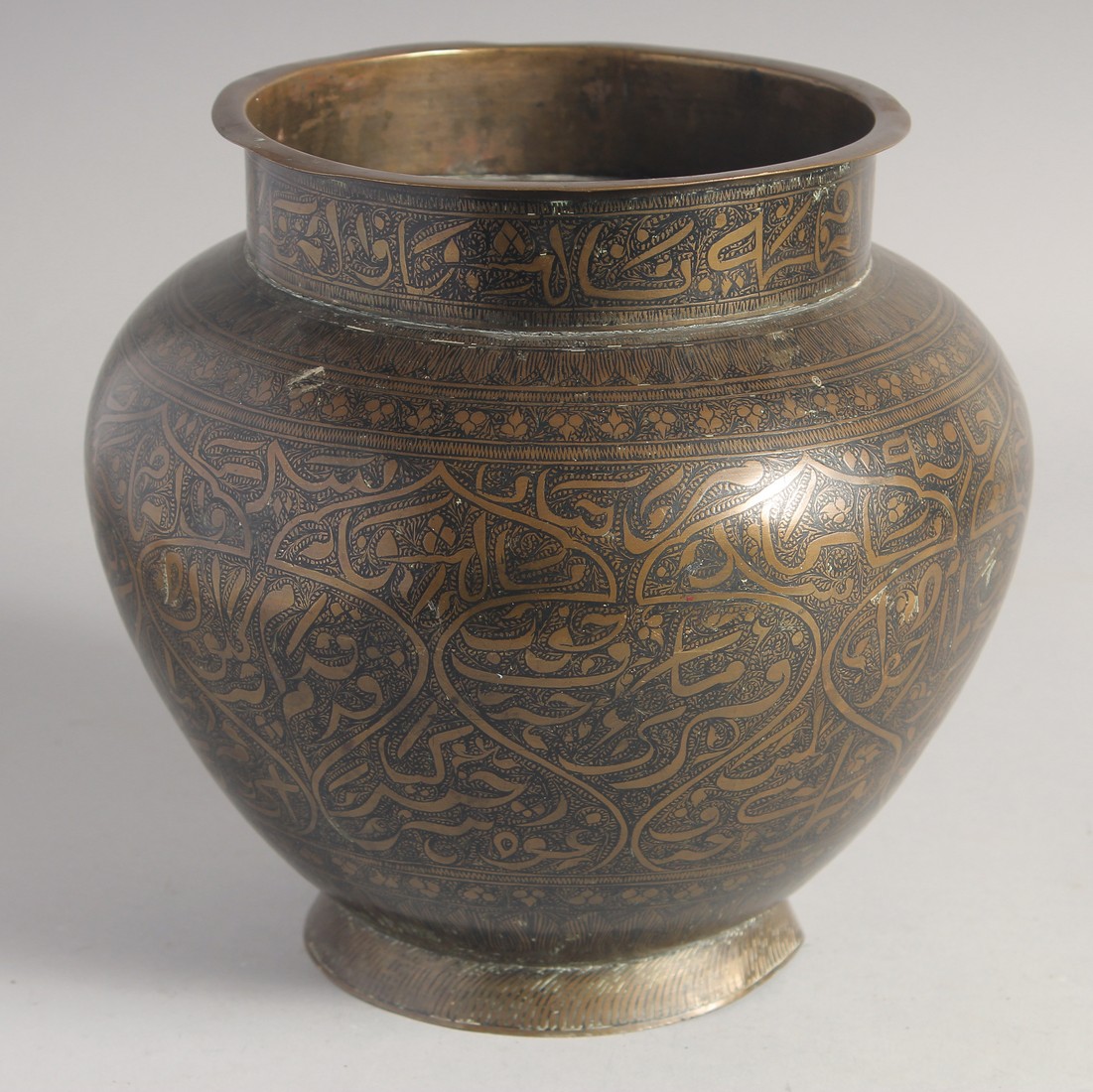 A 19TH CENTURY BLACK ENAMELLED BRASS CALLIGRAPHIC VASE. 21cm high, together with AN ISLAMIC ENGRAVED - Image 6 of 9