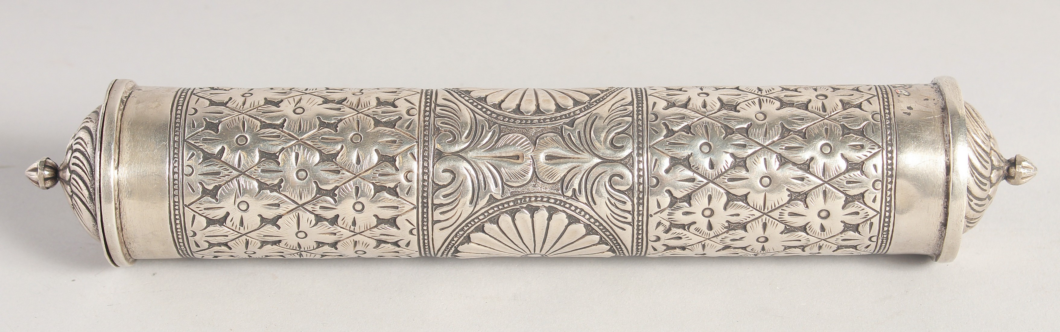 AN ISLAMIC WHITE METAL CYLINDRICAL QURAN / SCROLL CASE, with repousse stylised flower head - Image 2 of 6