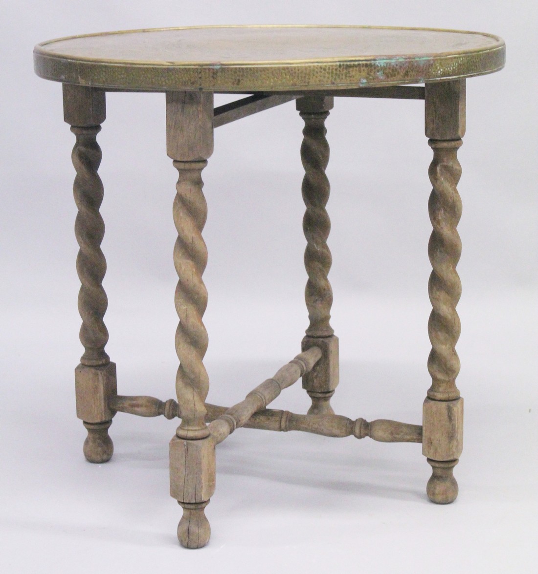 A FINE 19TH CENTURY MAMLUK REVIVAL BRASS TABLE, with folding wooden 'X' form legs, engraved with - Image 4 of 5