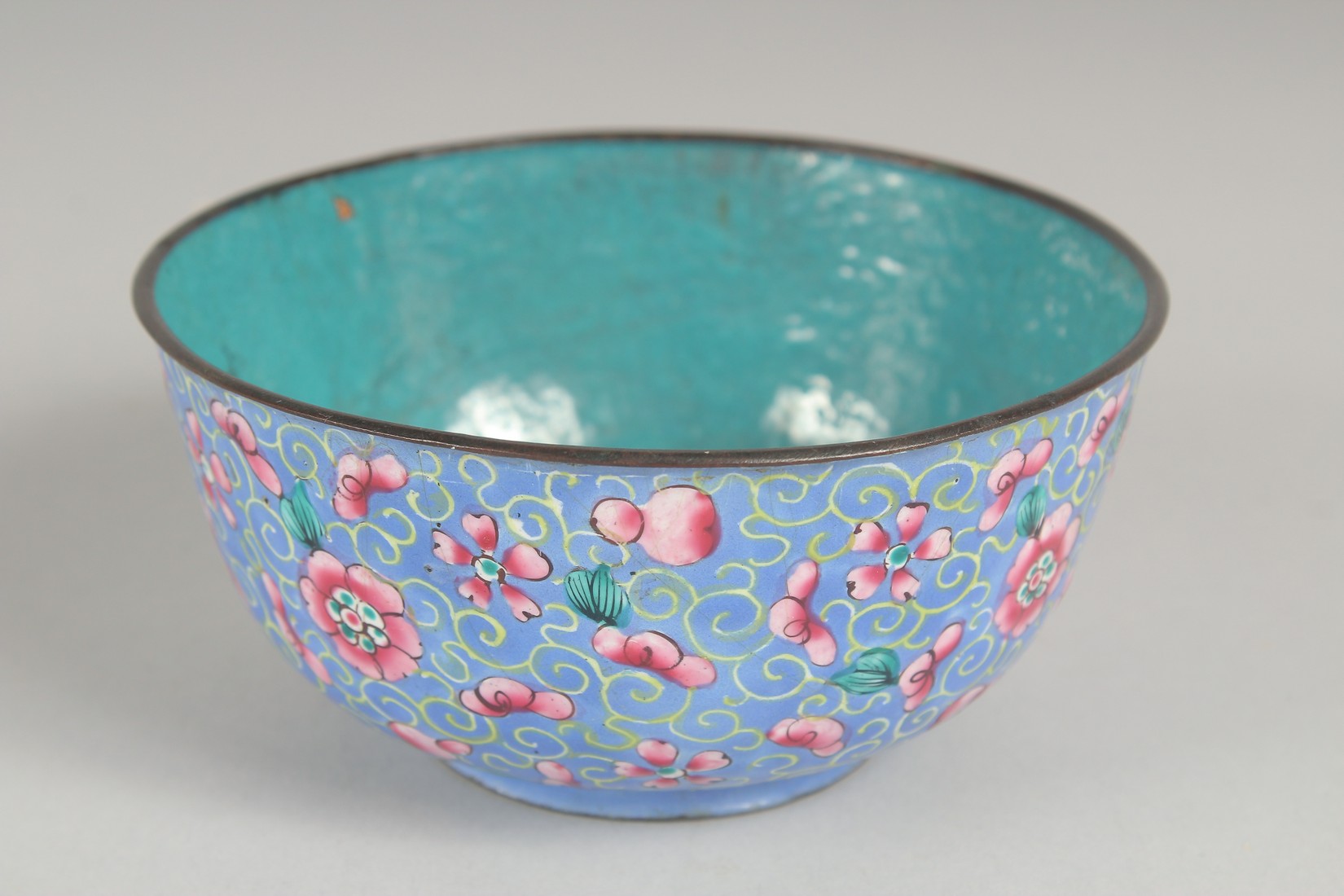 A CHINESE CANTON FAMILLE ROSE ENAMEL BOWL, the exterior with foliate decoration, 11.5cm diameter. - Image 2 of 5