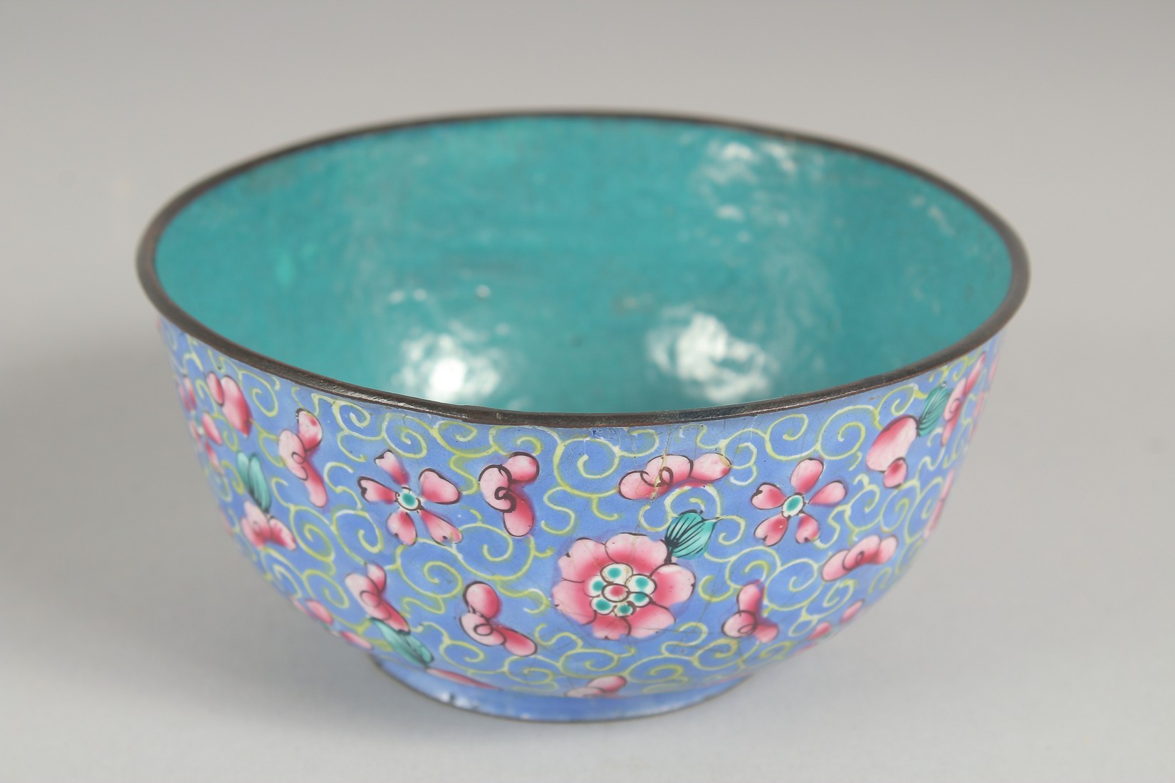A CHINESE CANTON FAMILLE ROSE ENAMEL BOWL, the exterior with foliate decoration, 11.5cm diameter. - Image 3 of 5