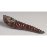 A CHINESE BAMBOO ROOT SMOKING PIPE, with metal mounts - possibly silver, 14cm long.