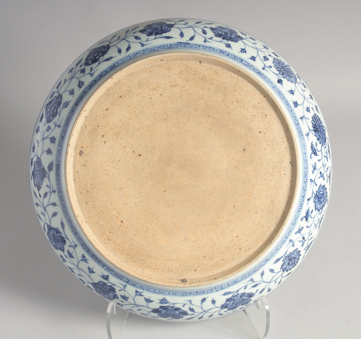 A LARGE CHINESE BLUE AND WHITE PORCELAIN CHARGER decorated with central floral spray, further - Image 2 of 2