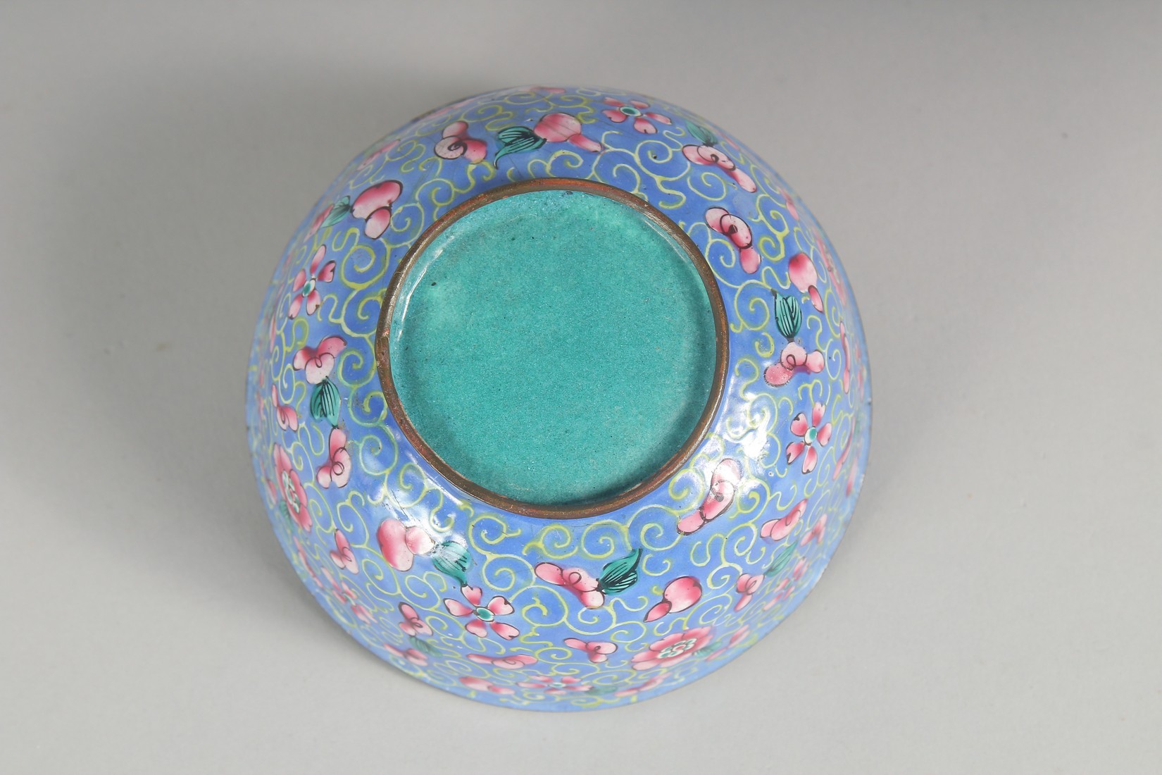 A CHINESE CANTON FAMILLE ROSE ENAMEL BOWL, the exterior with foliate decoration, 11.5cm diameter. - Image 5 of 5