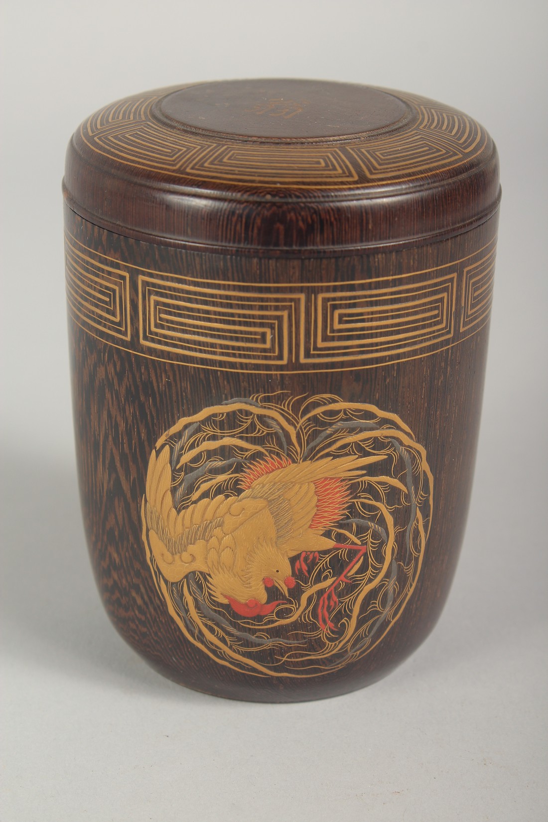 A FINE JAPANESE TURNED WOOD NATSUME / TEA CADDY, with a band of gilded key decoration to the lid and - Image 3 of 9