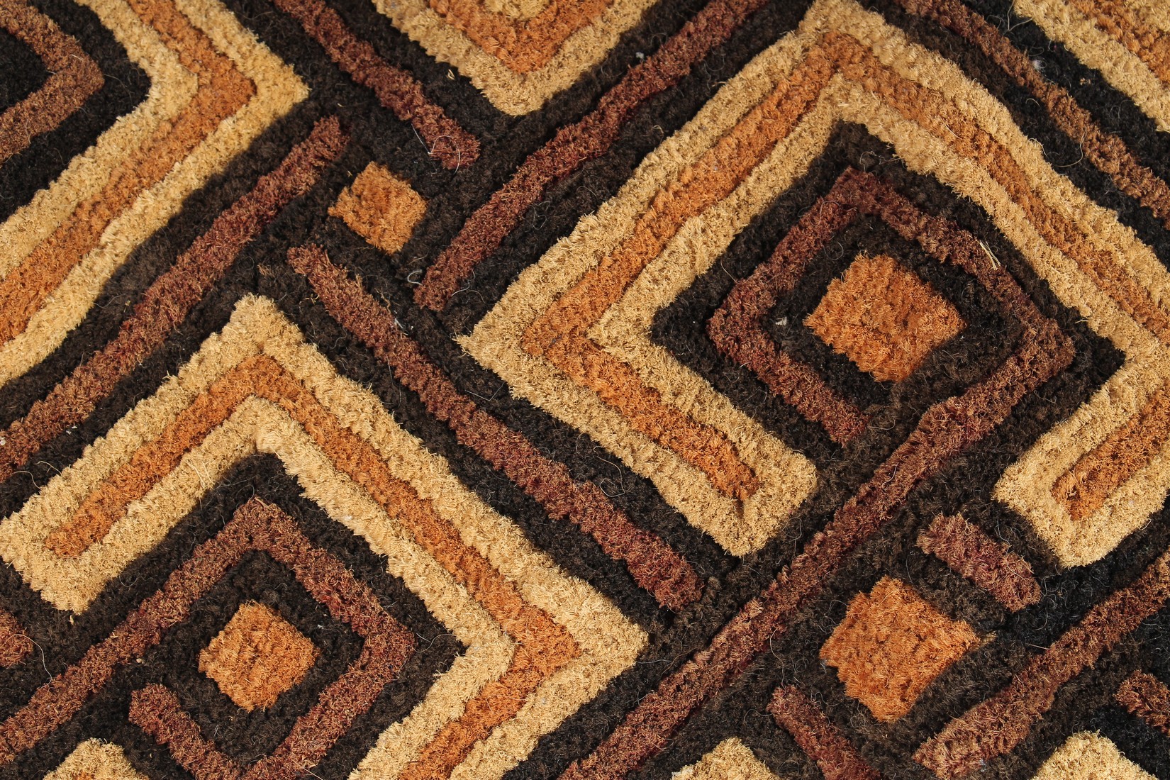 A TRIBAL TEXTILE. - Image 3 of 3