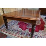 A GOOD 19TH CENTURY MAHOGANY EXTENDING DINING TABLE, with two loose leaves.