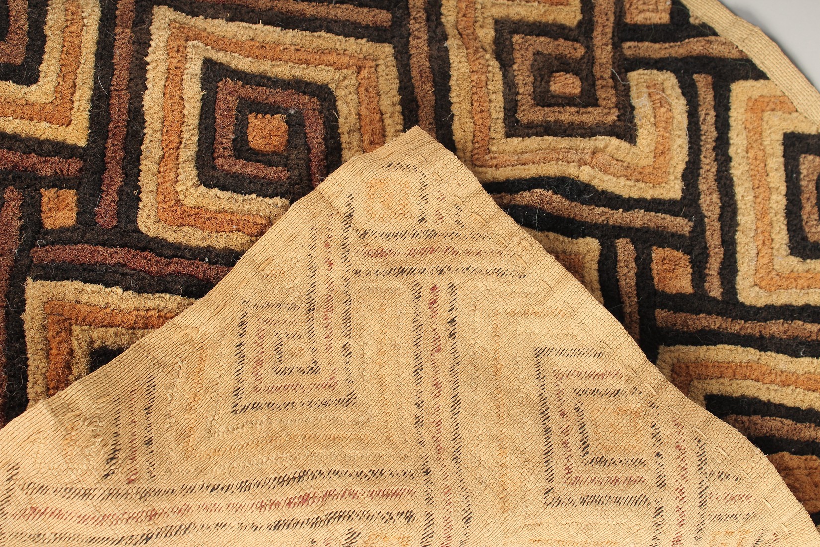 A TRIBAL TEXTILE. - Image 2 of 3