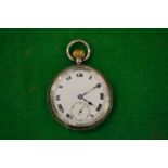 A gentlemen's silver cased pocket watch.