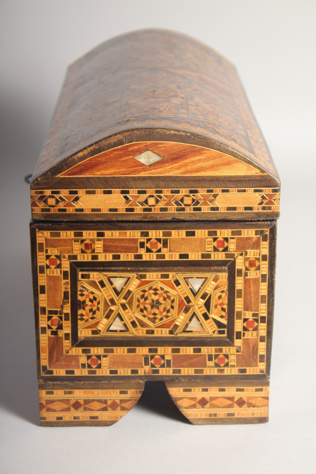 A GOOD SYRIAN MARQUETRY MIXED WOOD DOMED TOP CASKET, inlaid with mother of pearl, including key - Image 2 of 7