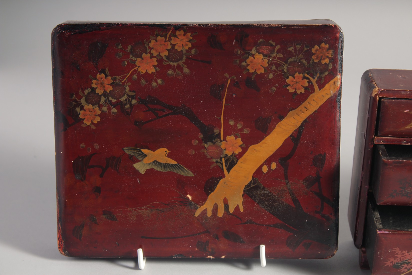 A LACQUERED WOOD BOX, 19.5cm x 16cm, together with a similarly designed lacquered miniature chest of - Image 4 of 4