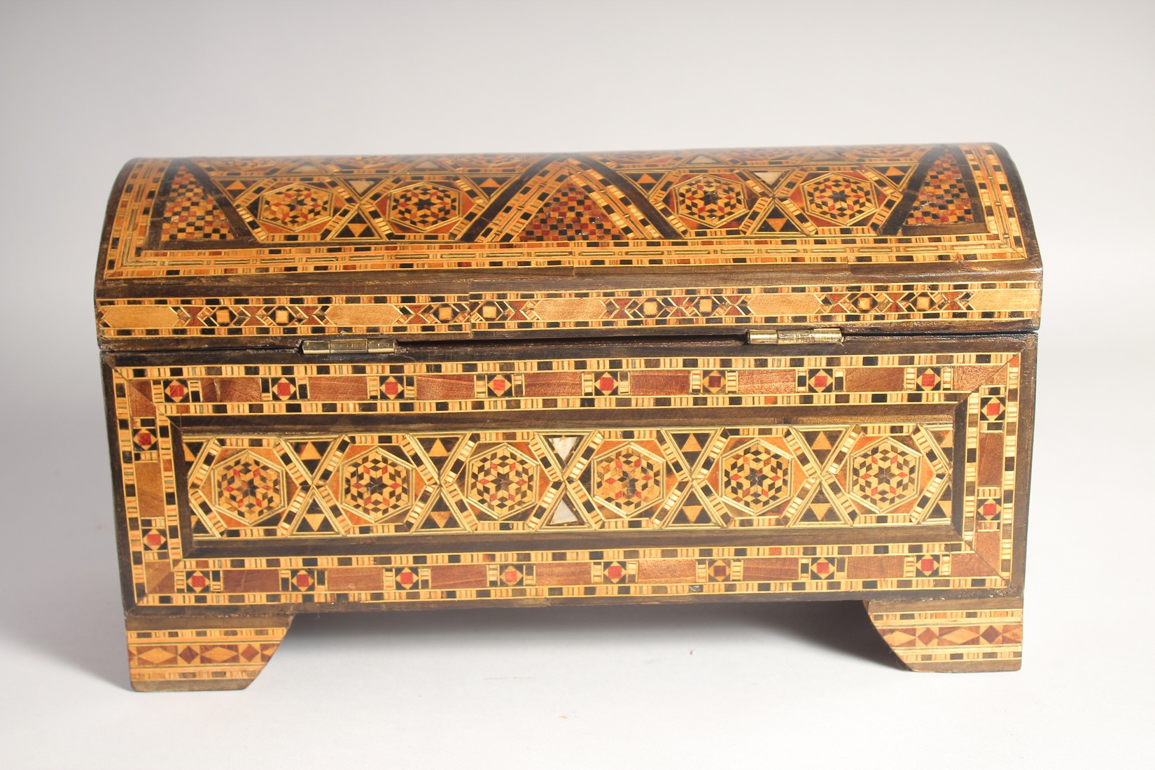 A GOOD SYRIAN MARQUETRY MIXED WOOD DOMED TOP CASKET, inlaid with mother of pearl, including key - Image 3 of 7